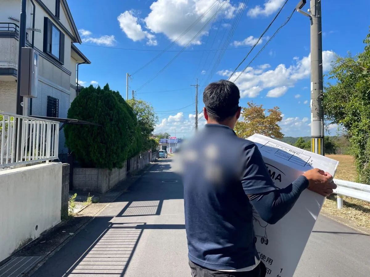 「一戸建ての玄関先からキャリーカートを回収させていただきました」作業写真
